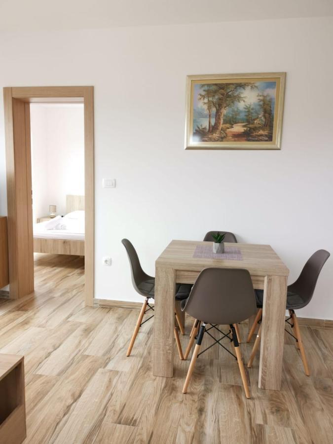 Ristovic Apartment Primosten Exterior photo